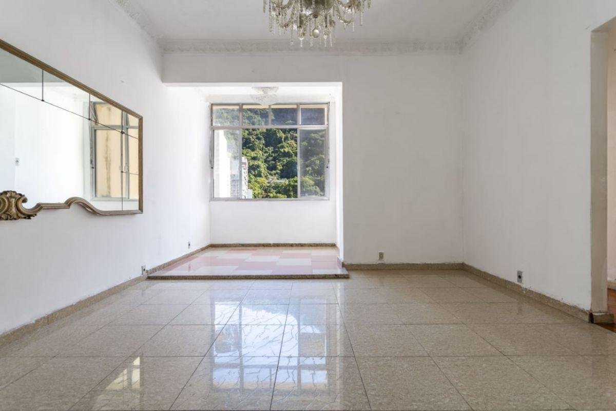 Apartamento de 100 m² com 3 quartos à venda em Copacabana