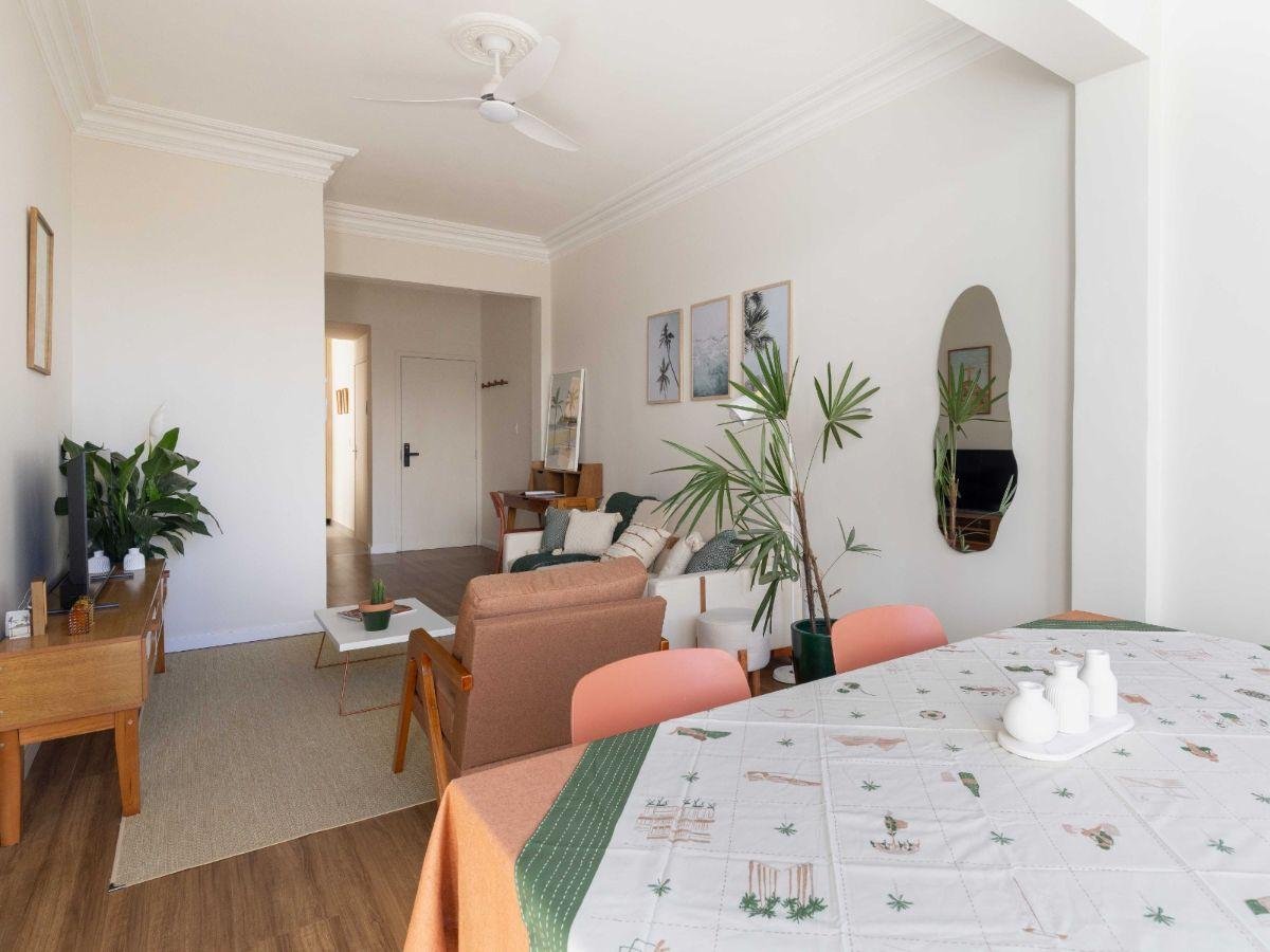 Apartamento mobiliado à venda em Copacabana 2 quartos