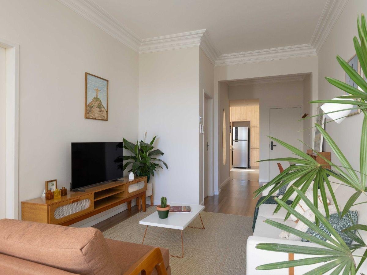 Apartamento mobiliado à venda em Copacabana 2 quartos