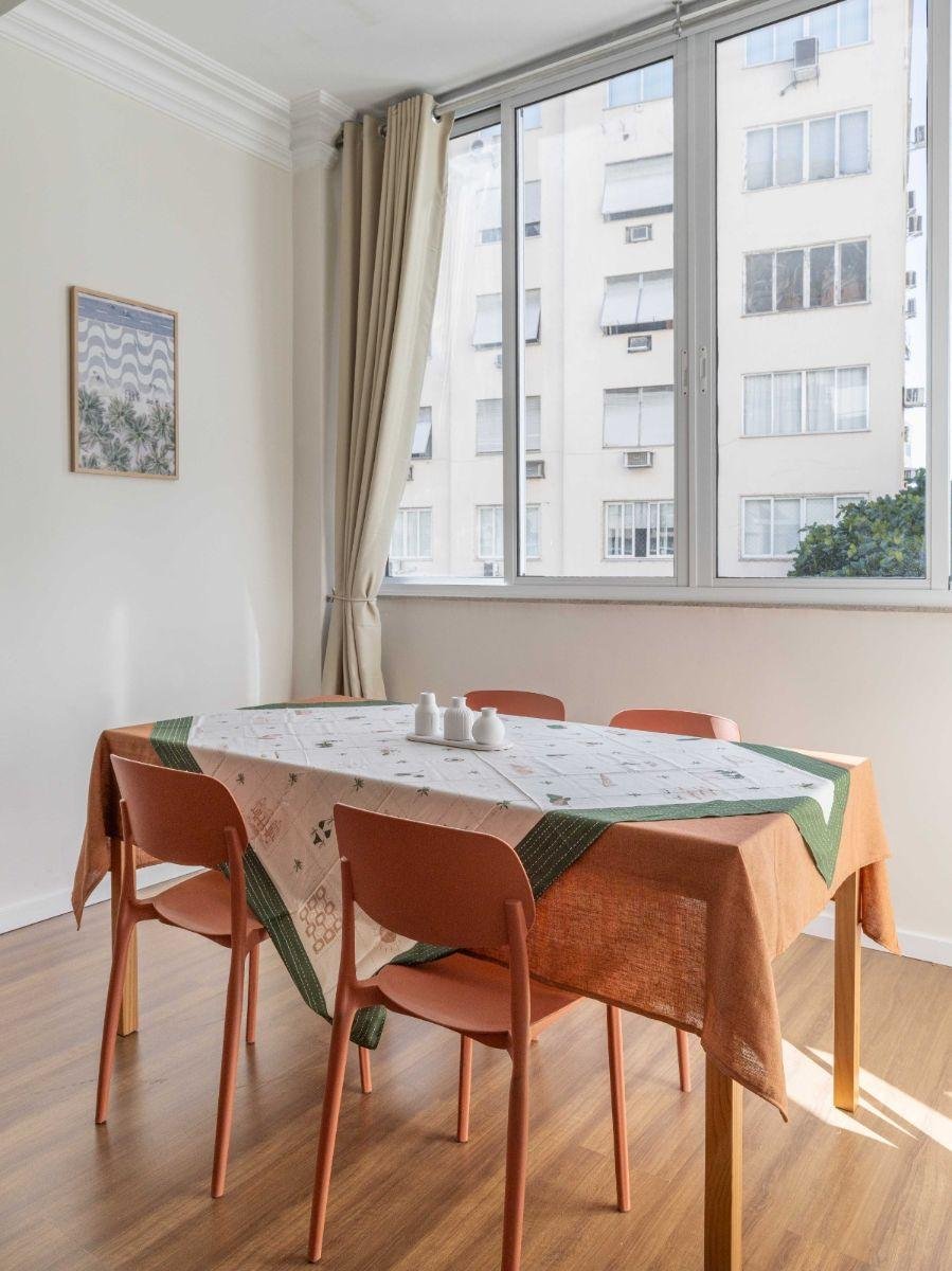Apartamento mobiliado à venda em Copacabana 2 quartos